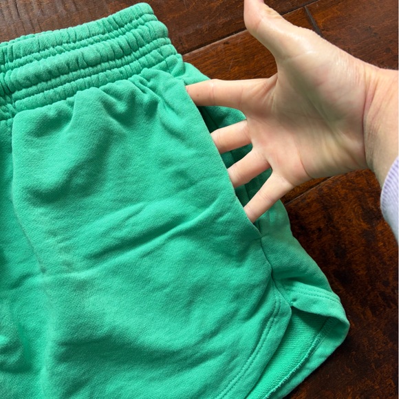 H&M shorts - Picture 2 of 4